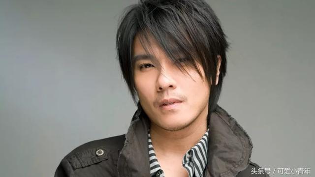 抖音走路歌曲叫什么_抖音拍走路的背景音乐_抖音里一首拍走路的歌