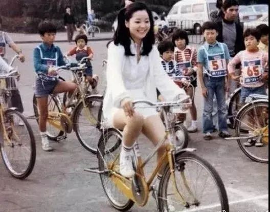 再见爱人是什么歌_再见我的爱人歌词抖音_再见爱人歌曲歌词