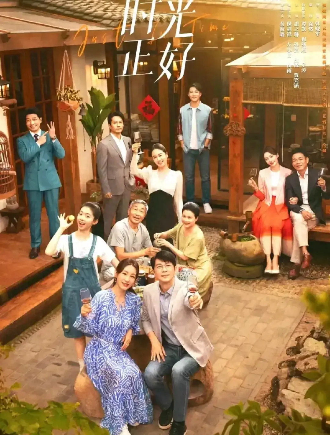 抖音跳广场舞的小伙子_抖音跳广场舞小伙_小伙跳广场舞视频
