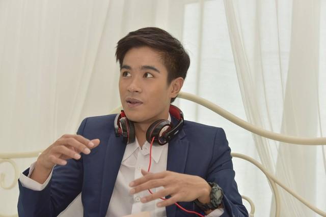 抖音跳广场舞小伙_小伙跳广场舞视频_抖音跳广场舞的小伙子