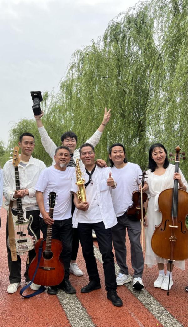 抖音有首歌叫什么_抖音音乐起是什么歌_抖音就在一起是什么歌