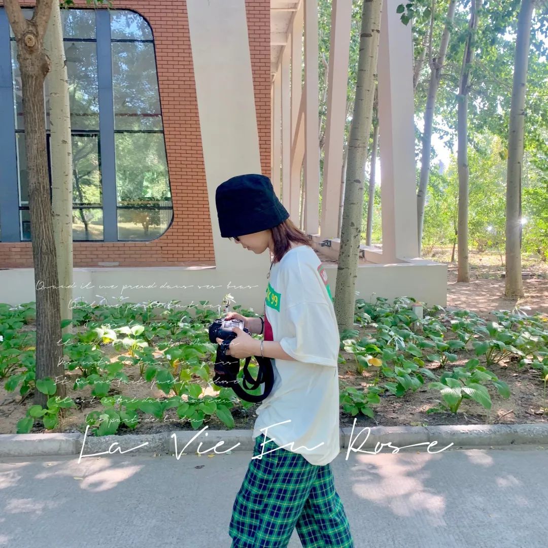 抖音谈贝斯那个女的_抖音上的贝斯女孩_抖音贝斯贝斯