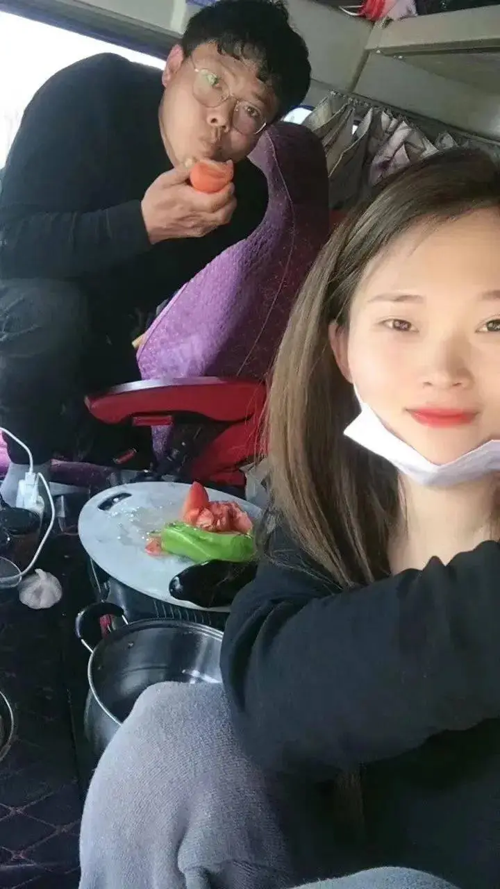 快手开货车的女司机_快手女司机开卡车视频_快手女卡车司机网红