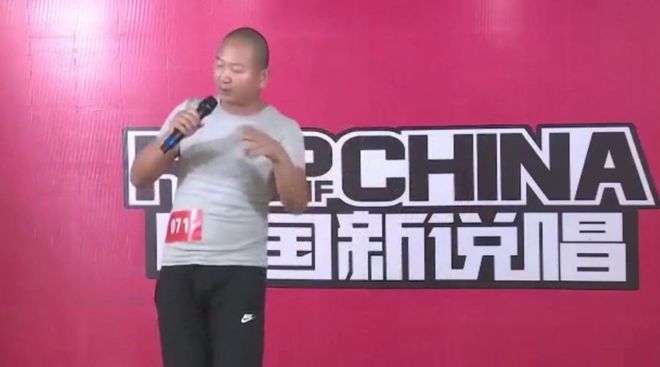 快手凤姐怎么了_快手凤姐视频直播_凤姐直播挣了多少钱