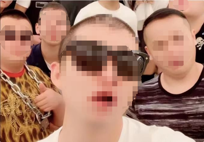 快手黑社会_快手黑社会老头是谁_快手黑社会视频太多了