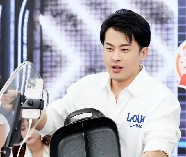 快手最火动图表情包_gif快手 红人_快手网红动态表情包