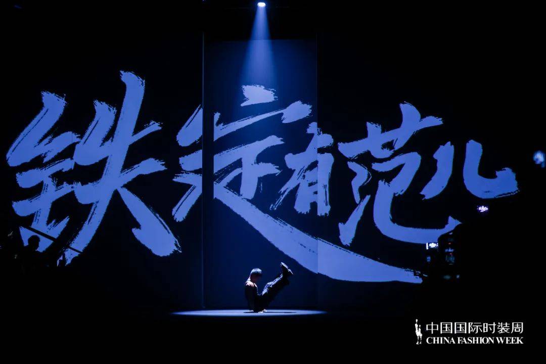 快手腰带哥-快手鑫哥前女友的快手
