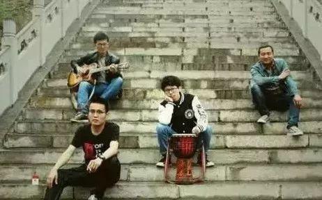 抖音里放的青春舞曲_青春放歌歌曲_青春放歌歌词