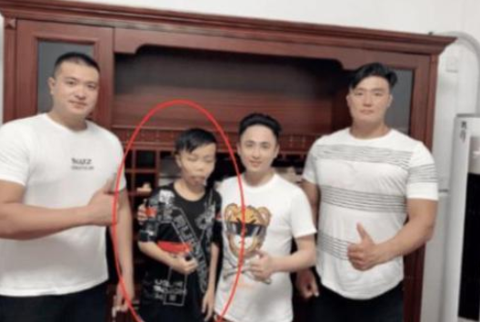 快手上的外星人陈山去哪了_快手外星人陈山视频_快手陈山外星人