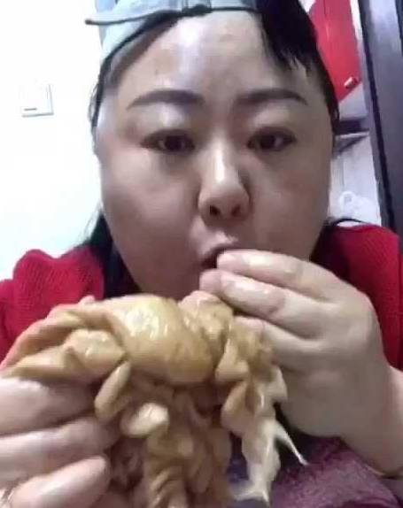 世界上最贱的人快手_世界上玩快手最牛的人_世界快手粉丝最多的是谁
