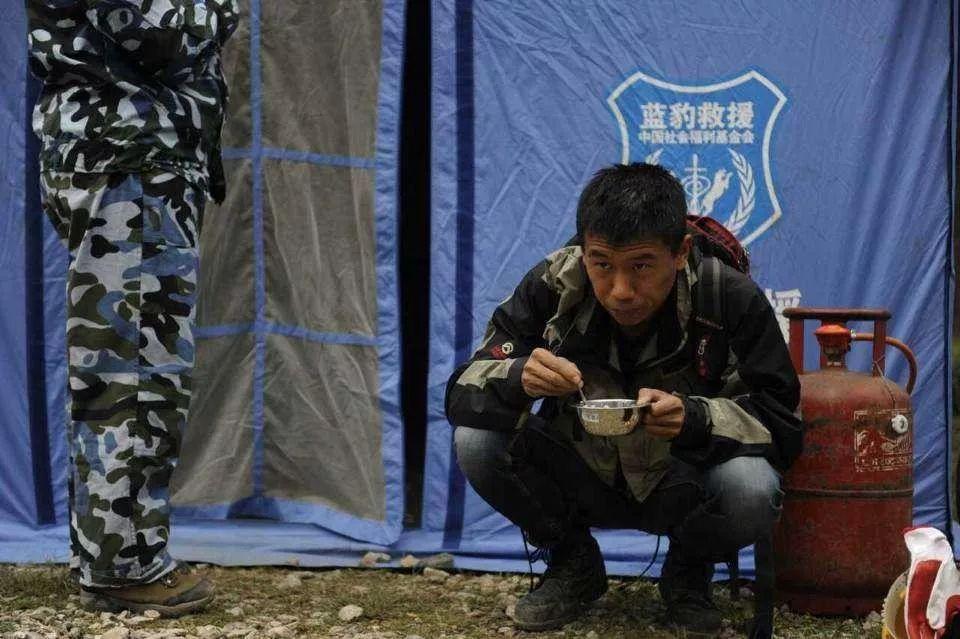 快手神秘人到底是谁_快手上有个叫神秘人的是谁_快手神秘人个人资料
