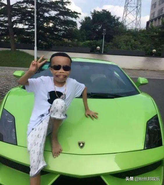 外星网红陈山_快手陈山外星人_快手网红外星人陈山搞笑视频