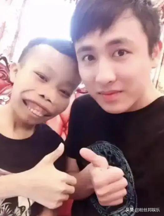 外星网红陈山_快手陈山外星人_快手网红外星人陈山搞笑视频