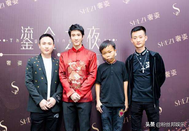 外星网红陈山_快手陈山外星人_快手网红外星人陈山搞笑视频