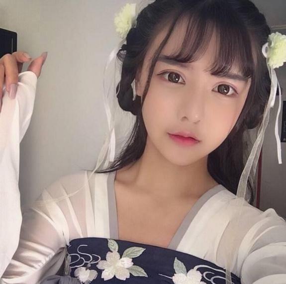 直播快手韩安冉是真的吗_韩安冉快手直播_直播快手韩安冉是谁