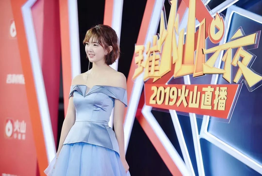 抖音哭声是什么音乐_抖音哭着唱的那首歌_抖音哭着唱如果