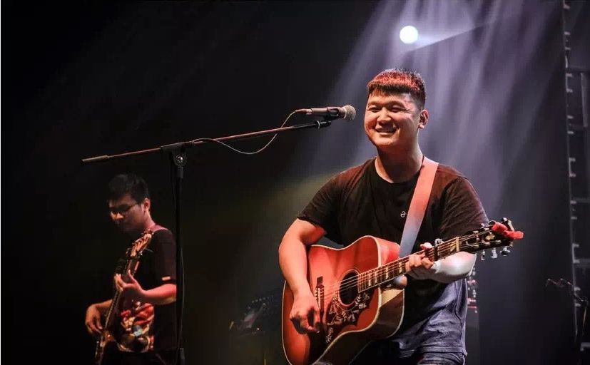 抖音哭腔歌曲_抖音哭着唱如果_抖音上哭唱一动不动了